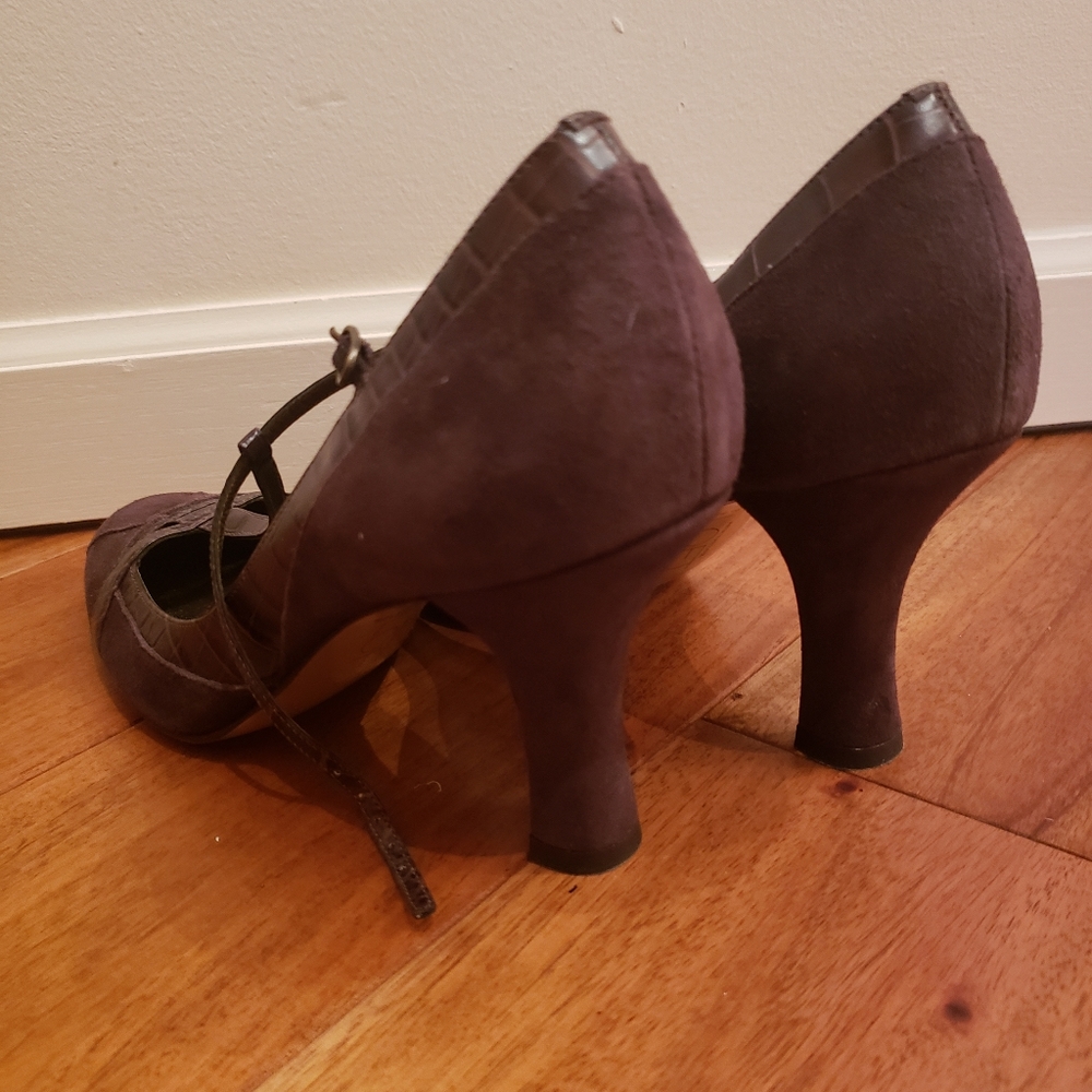 NWOT Ann Taylor Loft T-Strap Suede Heels - Picture 3 of 5
